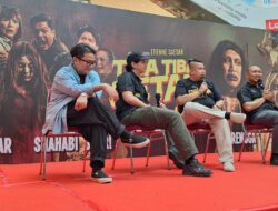 ‘Bus Setan’ di Jalanan Medan, Pemeran Tiba-Tiba Setan Oki Rengga dan Lolox Bikin Heboh